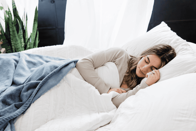 שינה משתלמת - טיפים שכדאי ליישם לפני השינה כדי לזכות לבוקר רענן ויום פורה למחרת